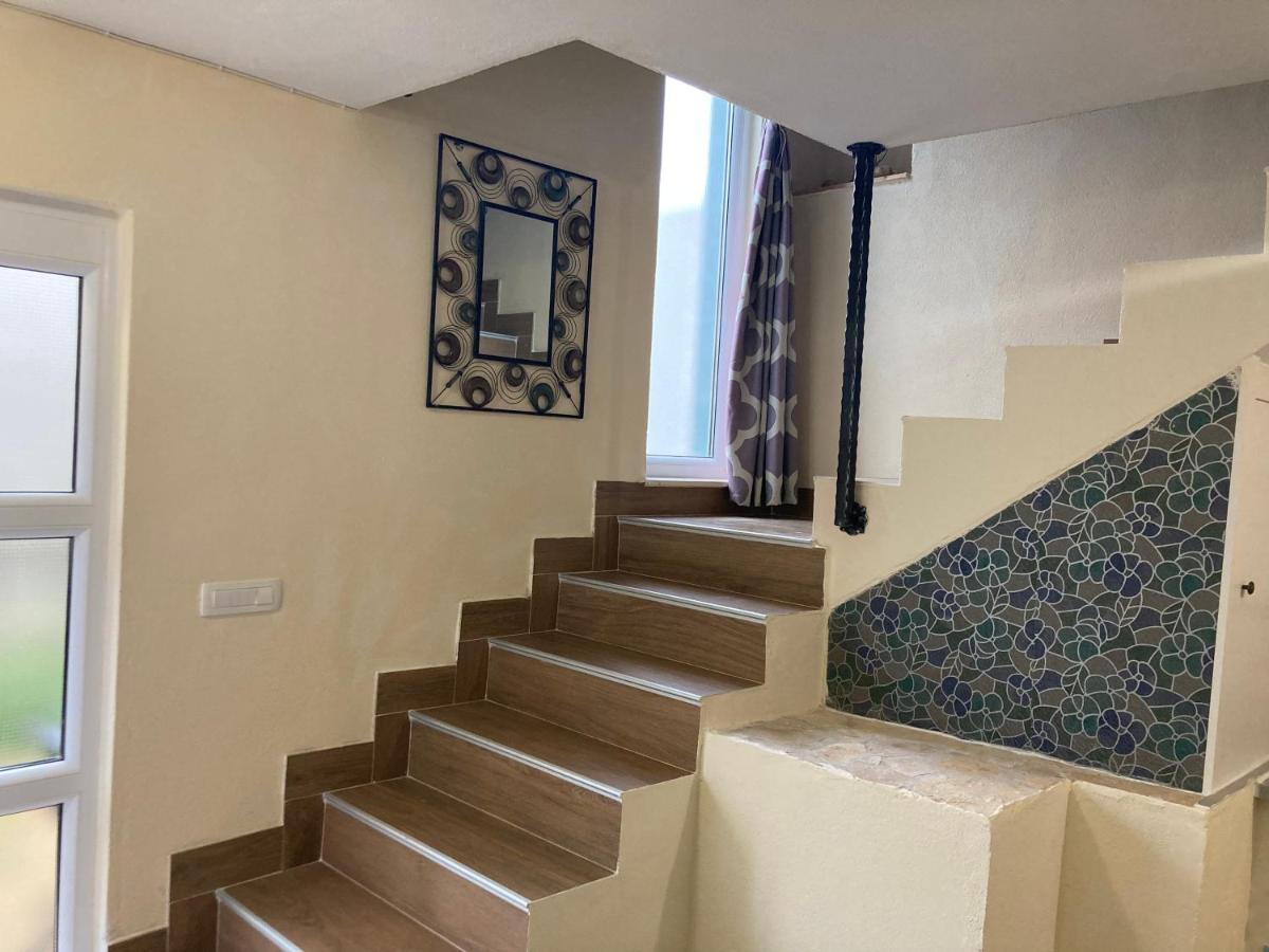 Relax And Explore, Alva Apartment Σολίν Εξωτερικό φωτογραφία