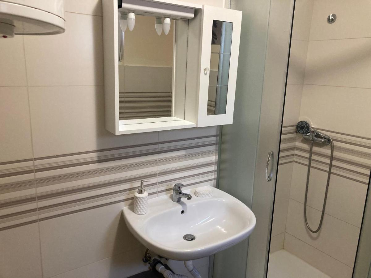 Relax And Explore, Alva Apartment Σολίν Εξωτερικό φωτογραφία