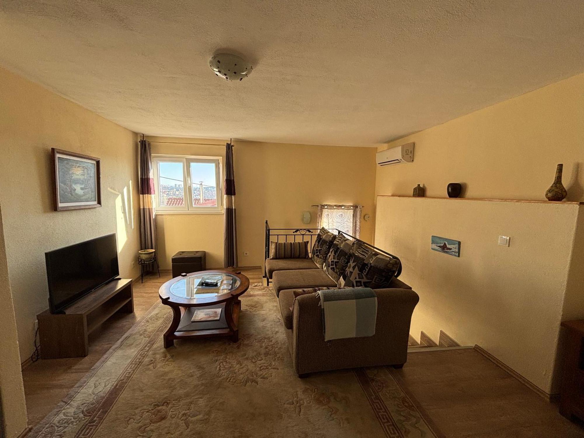 Relax And Explore, Alva Apartment Σολίν Εξωτερικό φωτογραφία